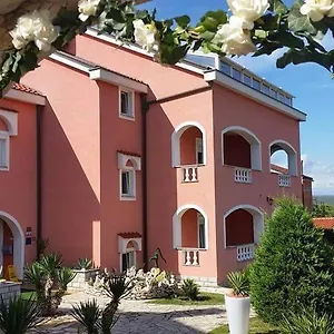 2* Couette-café La Perla 1